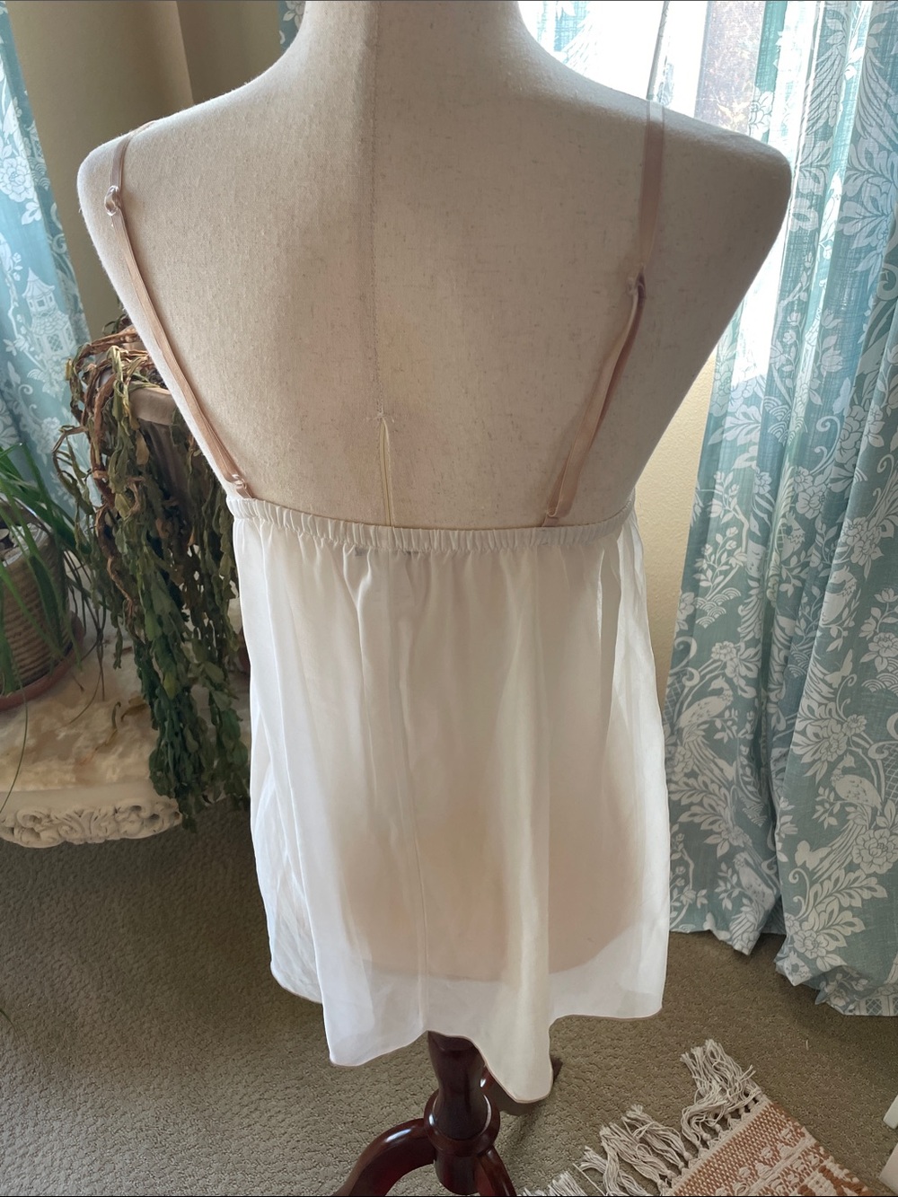Linea Donatella white dainty lingerie night slip - Picture 6 of 8